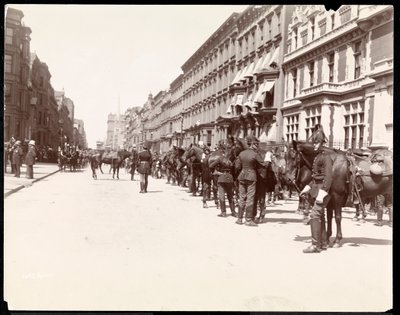 Das Personal des Gouverneurs erwartet die Ankunft von Li Hung Chang im Waldorf Astoria Hotel, 34th Street, New York, 1896 von Byron Company