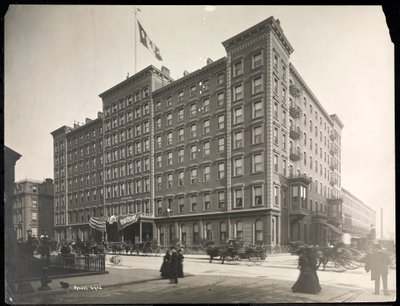 Windsor Hotel an der 5th Avenue von der 46. bis zur 47. Straße, New York, 1898 von Byron Company
