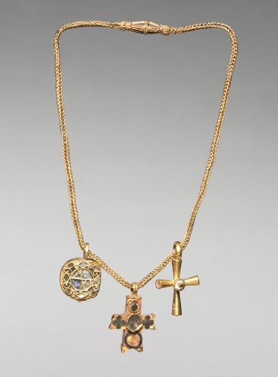 Kette mit Anhänger und zwei Kreuzen von Byzantine School