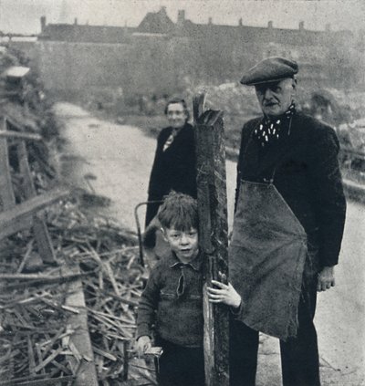 Familie aus dem East End, 1941 von Cecil Beaton