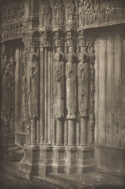 Kathedrale von Chartres. Rechtes Tor des Königsportals, Westseite, 12. Jahrhundert von Charles Nègre