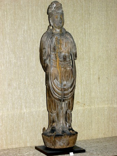Kouan-yin, Bodhisattva des Mitgefühls, Song-Dynastie (960-1276) (bemaltes Holz) von Chinese School
