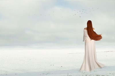 Winterfrau Mit Vögeln von Christine von Diepenbroek