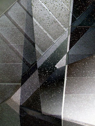 Geometrische Betonabstraktion von Claudio Boczon