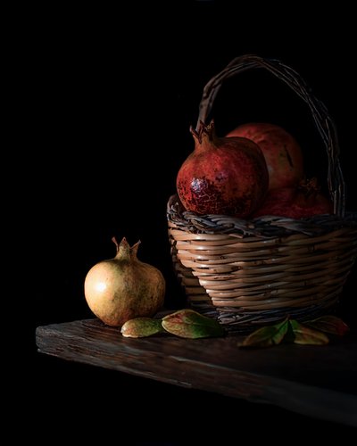 Dunkles Granatapfel-Stillleben von Corrado La Licata
