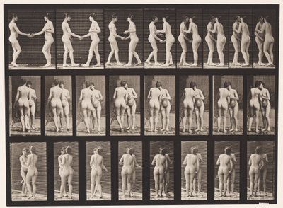 Tafel 444. Zwei Modelle schütteln sich die Hände und küssen sich von Eadweard Muybridge