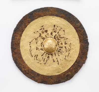 Spiegel mit der Königinmutter des Westens (Xiwangmu) und dem Herzogvater des Ostens (Dongwanggong), 25-220 von Eastern Han Dynasty Chinese School