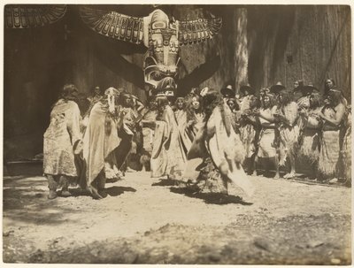 [Naida tanzt den Tanz des Lebens und des Todes] von Edward S. Curtis