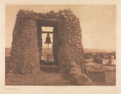 Portfolio XVI, Tafel 564: Acoma Glockenturm von Edward S. Curtis