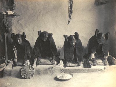 Die Mehlrinne - Hopi von Edward S. Curtis von Edward Sheriff Curtis