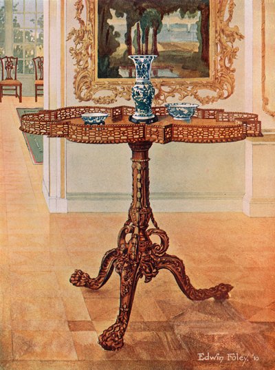 Galerietisch mit geformtem Zierband--Chippendale-Schule von Edwin John Foley