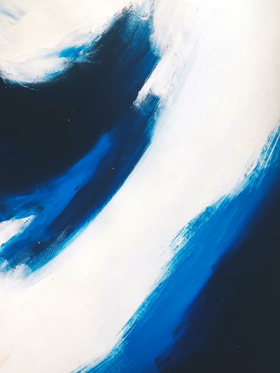 Dynamisches Blaues Abstrakt von Ejaaz Haniff