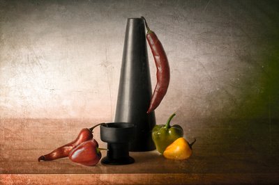 Rustikales Paprika Stillleben von Elena Arjona