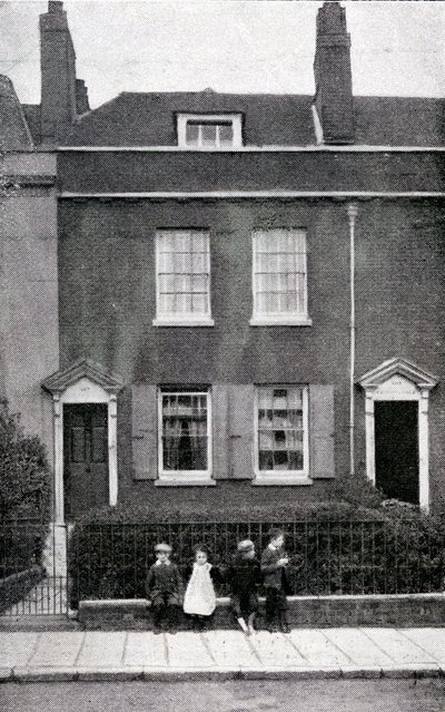 387, Commercial Road, Portsmouth, Hampshire, Geburtsort von Charles Dickens am 7. Februar 1812, um 1900 von English Photographer