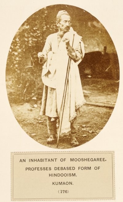 Ein Bewohner von Mooshegaree, bekennt sich zu einer entarteten Form des Hinduismus, Kumaon, aus The People of India, von J. Forbes Watson, veröffentlicht 1868 von English Photographer
