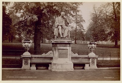 Dr. Jenners Statue in den Kensington Gardens von English Photographer
