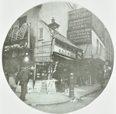 Fouberts Place, Westminster LB: bei Kingly Street, 1890 von English Photographer
