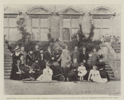 Gruppe anlässlich der Goldenen Hochzeit von Sir Spencer und Lady Ponsonby-Fane, kürzlich gefeiert im Brympton House, Yeovil von English Photographer