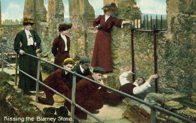Den Blarney-Stein küssen von English Photographer