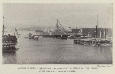 Stapellauf der HMS Implacable in Devonport am 11. März, das Schiff nach dem Wasserkontakt von English Photographer