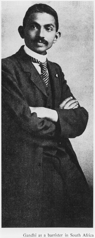 Mahatma Gandhi (1869-1948) als Anwalt in Südafrika, um 1900 von English Photographer