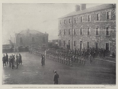 Generalmajor Gosset inspiziert das Feldhospitalpersonal von Lord Iveagh in Dublin vor ihrer Abreise nach Südafrika von English Photographer