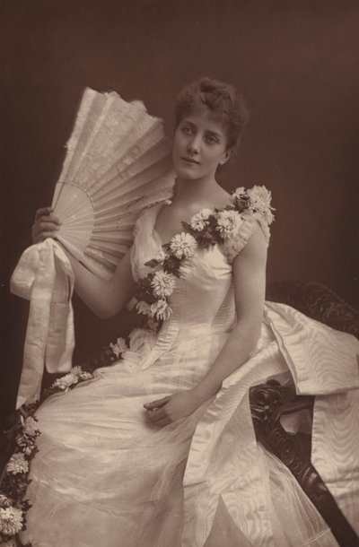 Miss Maude Millett von English Photographer