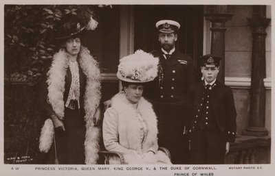 Prinzessin Victoria, Königin Mary, König George V, Der Herzog von Cornwall (s/w Foto) von English Photographer
