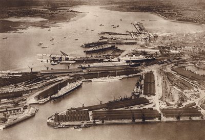 Southampton Docks aus der Luft von English Photographer