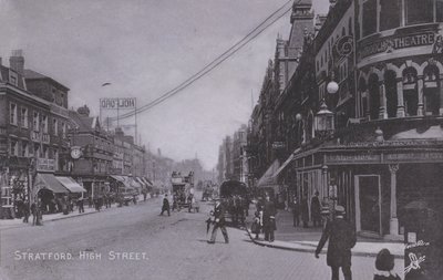 Stratford, High Street, mit Borough Theatre von English Photographer
