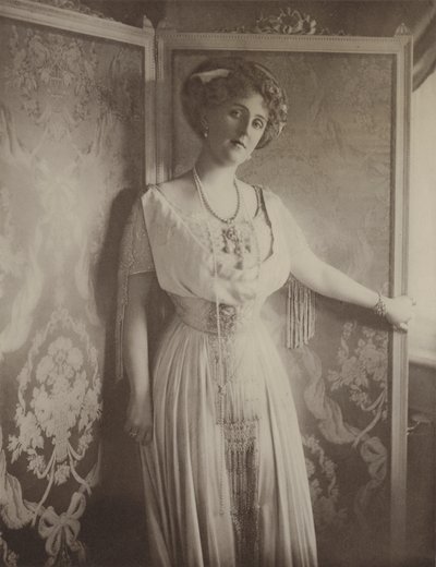 Die Baronin von Eckardstein von English Photographer