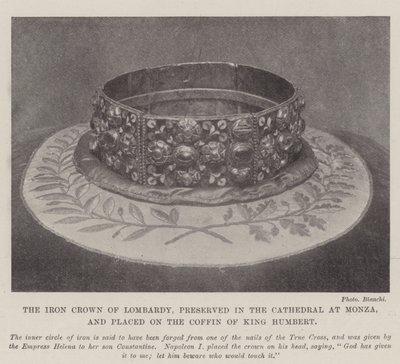 Die Eiserne Krone von Lombardei, aufbewahrt im Dom von Monza und auf den Sarg von König Humbert gelegt von English Photographer