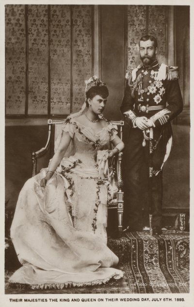 Die Hochzeit von Prinz George, Herzog von York (später König George V.), und Prinzessin Mary von Teck (später Königin Mary) von English Photographer