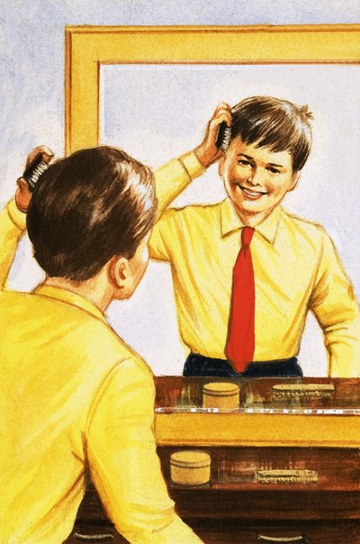 Junge, der sich vor einem mit einer dünnen Silberschicht hinterlegten Spiegel die Haare bürstet von English School