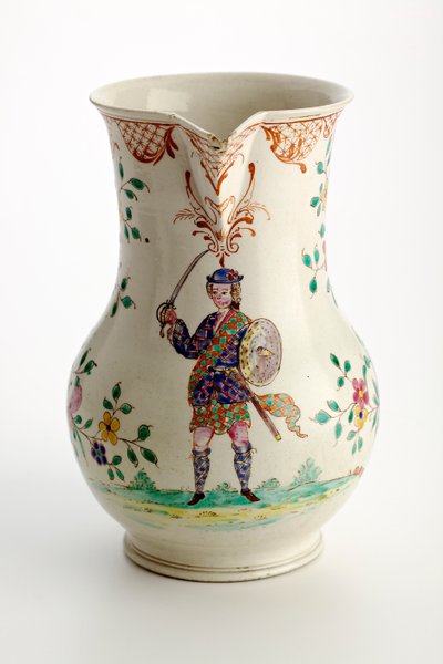 Staffordshire Krug mit Figur im Hochlandkostüm dekoriert, 1755 von English School