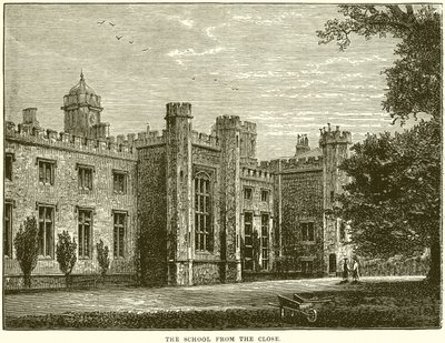 Die Schule vom Hof aus von English School