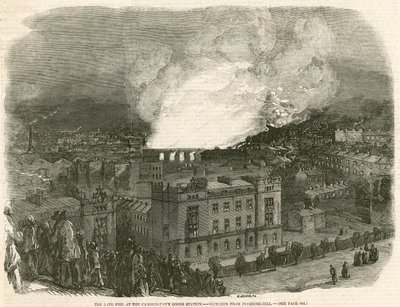 Das kürzliche Feuer im Camden Town Güterbahnhof, skizziert vom Primrose Hill, London von English School