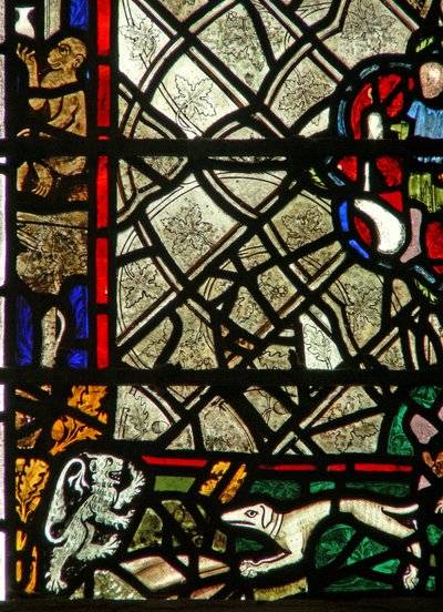 Fenster w40, Darstellung eines Randpanels mit Affe, Löwe und Hund; Grisaille von English School