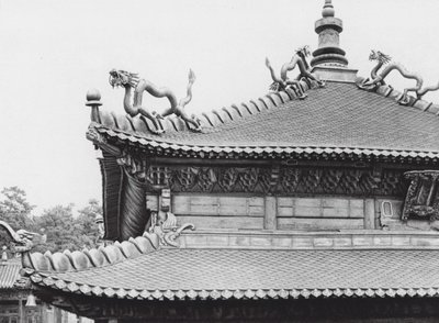 Jehol, Hingkung, Chihli, vergoldetes Bronzedach von Ernst Boerschmann