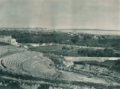 Blick auf die Stadt vom griechischen Theater, Syrakus, Sizilien, Italien, 1927 von Eugen Poppel