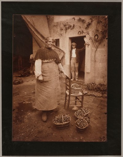 Frau aus Verrières von Eugène Atget