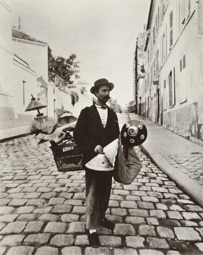 Lampenschirmhändler von Eugène Atget