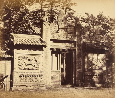 Außenansicht des Grabdepots, nahe Peking, Oktober 1860 von Felice Beato