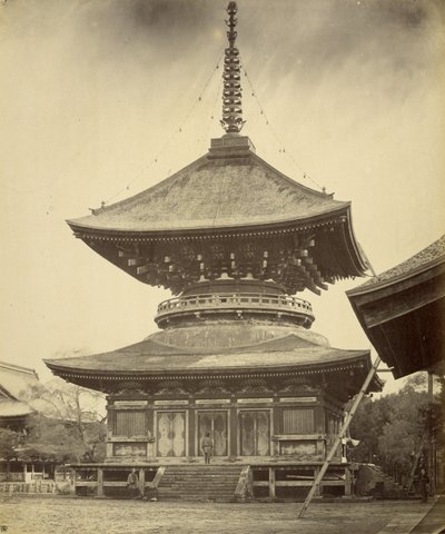 [Einstöckige Pagode, Hachiman-Schrein, Kamakura] von Felice Beato