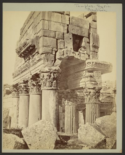 Detail der Kapitelle des Proanos Baalbek von Félix Bonfils