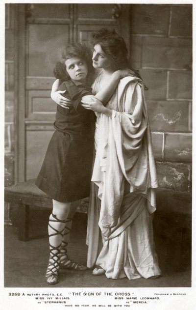 Ivy Millais und Marie Leonhard, Schauspielerinnen, ca. 1900er von Foulsham and Banfield
