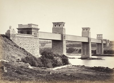 Bangor, die Britannia Bridge, von Anglesey aus (258) von Francis Bedford