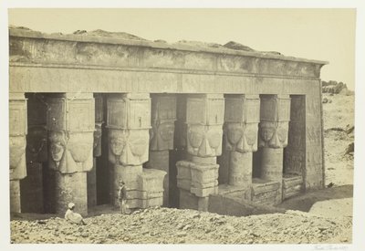 Portikus des Tempels von Dendera von Francis Frith