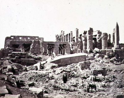 Der Tempel von El-Karnak von Südosten, ca. 1856-59 (Sepia-Foto) von Francis Frith