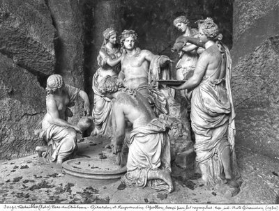 Apollo, gepflegt von den Nymphen im Hain der Bäder von Apollo, ausgeführt mit der Hilfe von Thomas Regnaudin (1622-1706) 1666-75 von Francois Girardon